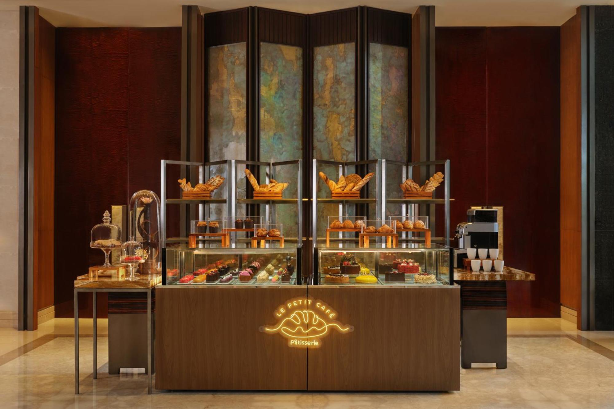 Sheraton Grand Jakarta Gandaria City Hotel Exterior photo