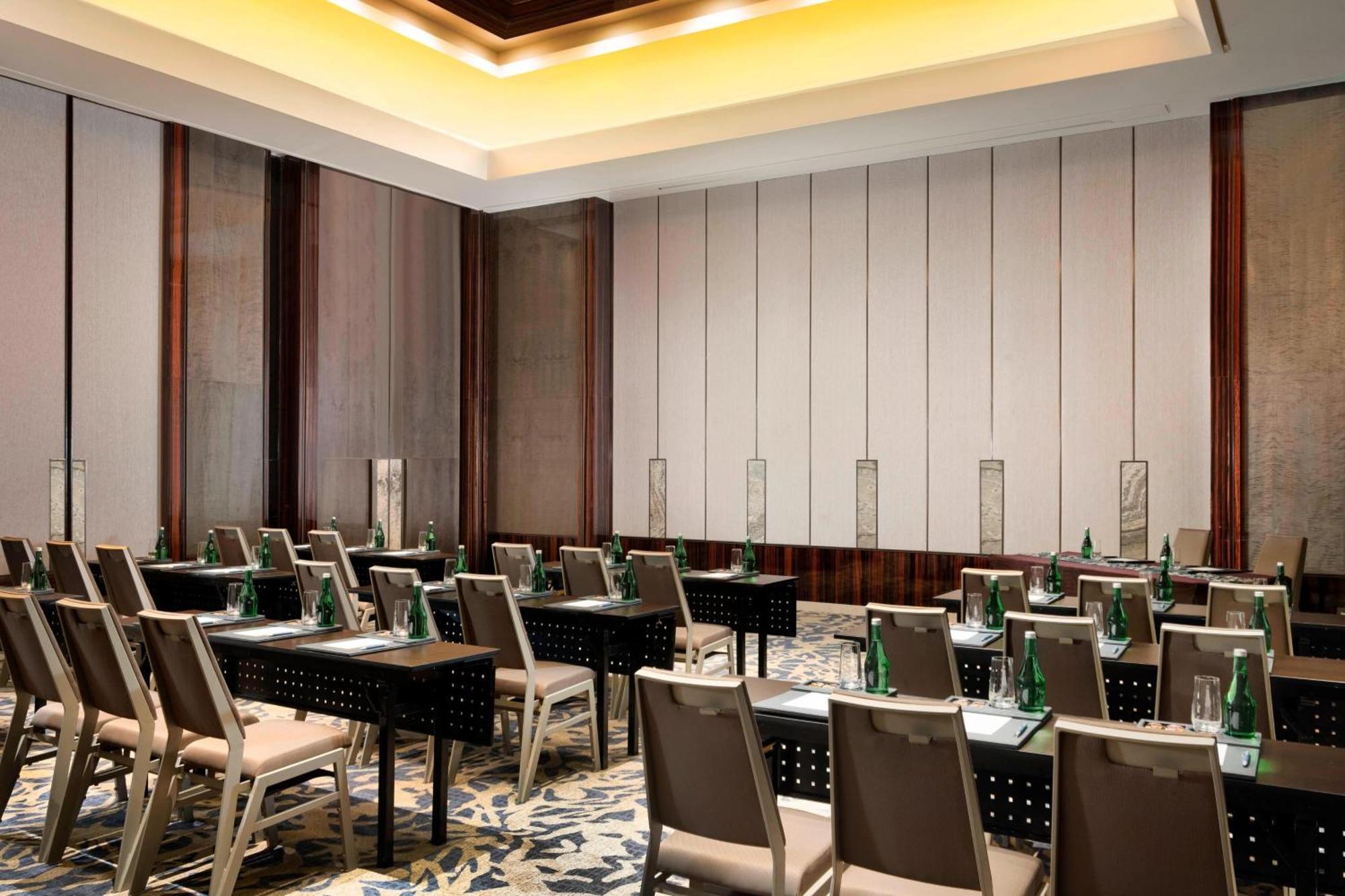 Sheraton Grand Jakarta Gandaria City Hotel Exterior photo